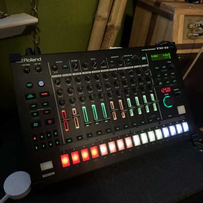 Roland TR-8S Rhythm Performer Bundle with Roland K-25m | Reverb