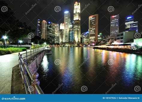 Singapore CBD at Night editorial photo. Image of banking - 18107926