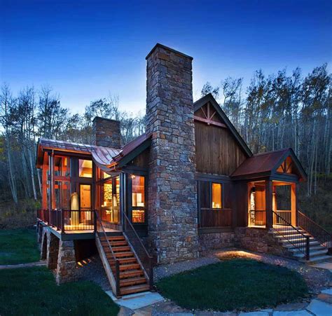 Colorado mountain cabin perfectly frames views of Mount Wilson