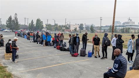 Yellowknife wildfire evacuees arrive in Manitoba | CTV News