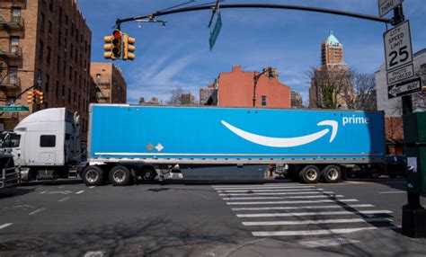 Amazon hires unsafe trucking firms twice as often as peers, WSJ finds ...