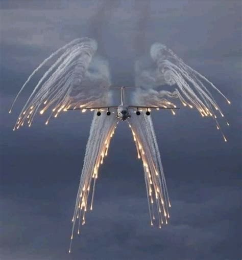 Aviation News and Photos with David Arkwright: C130 firing flares.