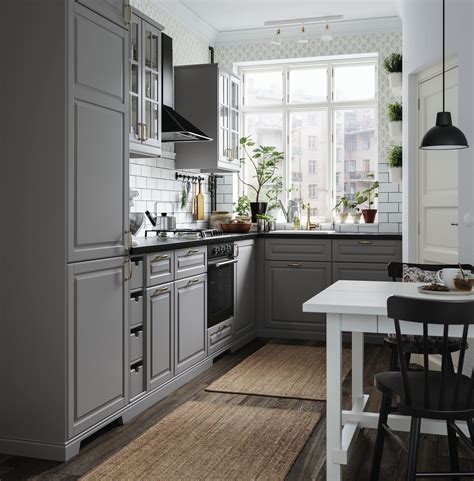 A sleek traditional-style kitchen with BODBYN cabinet - IKEA | IKEA Singapore