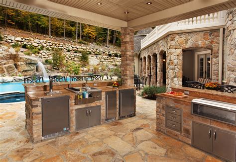 12 Covered Outdoor Kitchens Perfect For Summer Entertaining! | Homes of ...