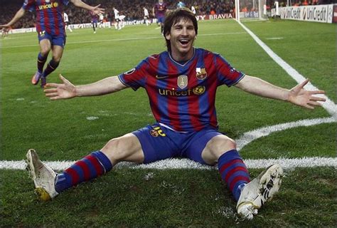 Top 10 Wallpapers of Lionel Messi - Football Wallpapers, Soccer Photos ...