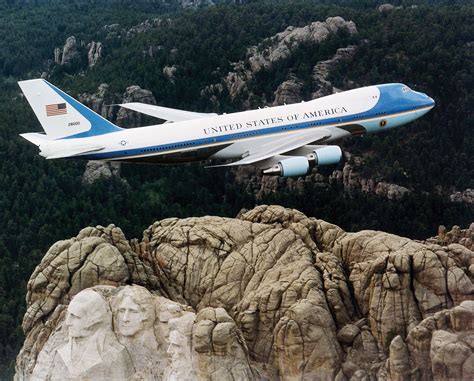 A Visual History of Air Force One 747: Presidential Air Travel Over the ...