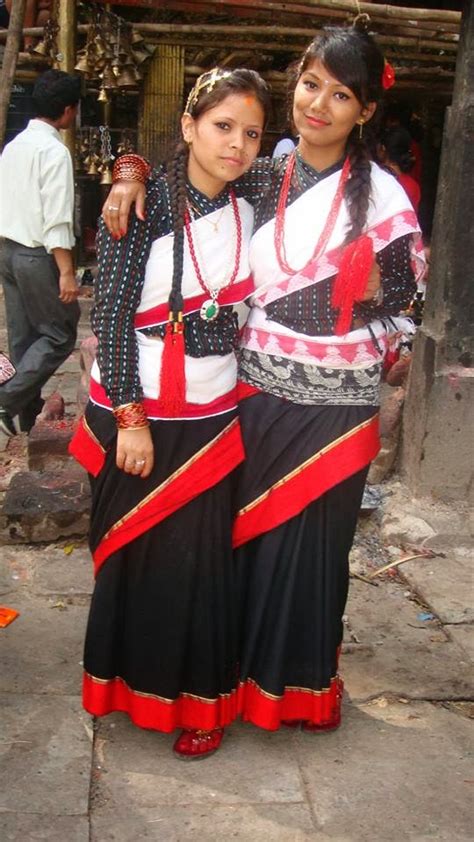 Newa Mirror: Newari beauty in tradational costumes