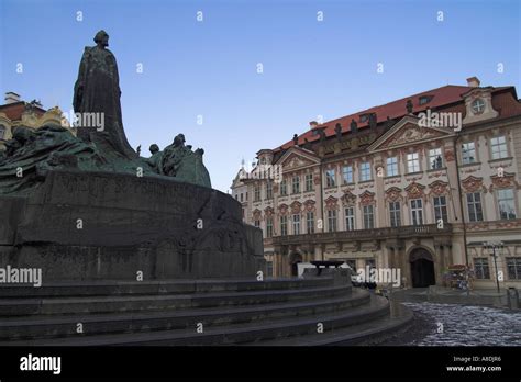 Stock photograph of Old Town Square Prague and the Jan Huss statue Stock Photo - Alamy