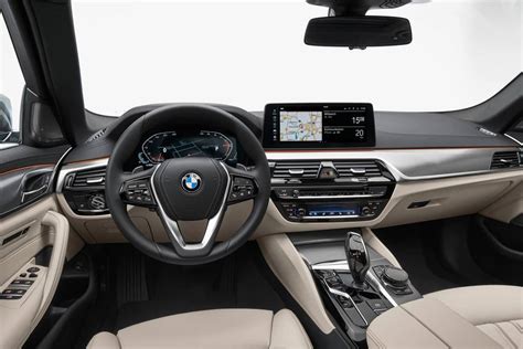 Prices and Specifications for BMW 530i Luxury M Sport Package 2021 in UAE | Autopediame