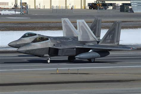 aircraft design - Do F-22 Raptors have different chemical colored coatings on the canopy ...