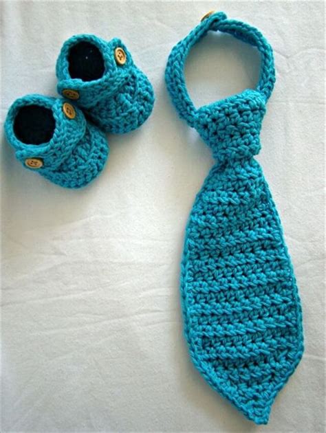 15 Super Easy Crochet Baby Booties | DIY to Make