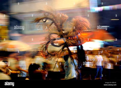 Fire dragon dance in the streets at the mid autumn festival Hong Kong ...