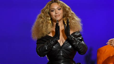 Beyoncé Belatedly Shares Her Halloween Costume, but It’s One She Can Be ...