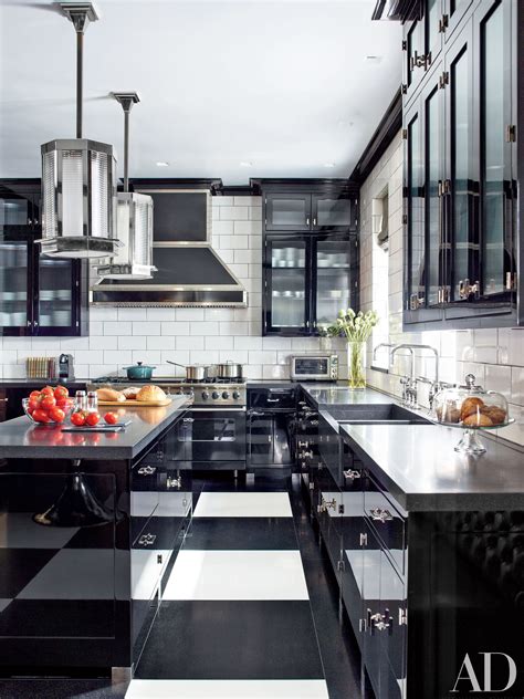 9 Beautiful Black-and-White Kitchens from the AD Archives Photos | Architectural Digest