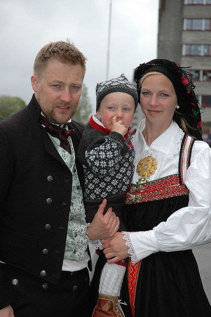 National day 2008 in Norway | Norwegian clothing, Folk clothing, Norway ...