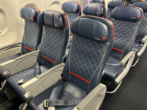 Delta Airlines Economy Comfort Seats Review | Elcho Table