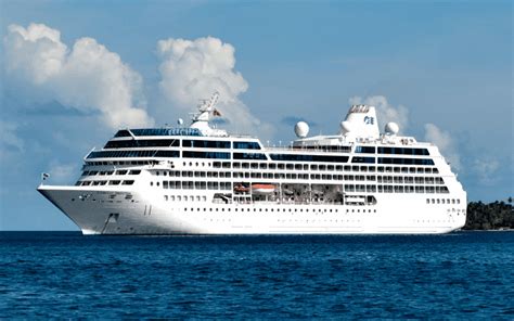 What is a Cruise Ship?