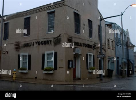 Mobile Alabama historic district in a rain shower Stock Photo - Alamy