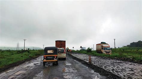 Mumbai-Nashik highway being levelled with paver blocks