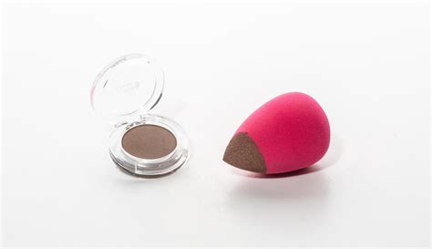 8 Ways to Use Your Makeup BlenderYour guide to makeup blenders: what they are, how to choose ...