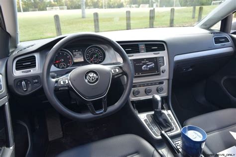 2016 VW Golf TSI SE - HD Road Test Review + Video