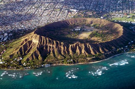 Diamond Head Hike | Hawaiian Airlines