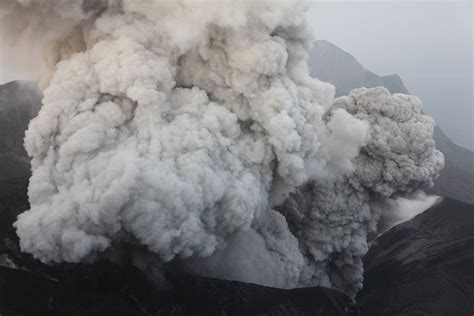 Suwanosejima Volcano