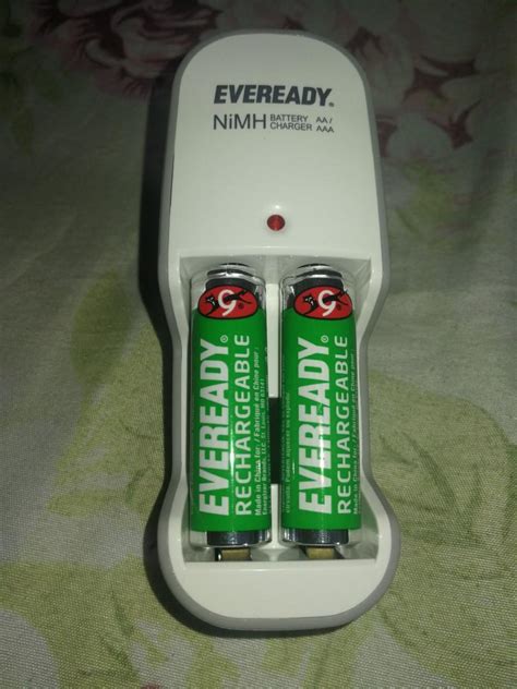 Eveready NiMH AA/AAA Rechargeable Battery Charger, Computers & Tech ...