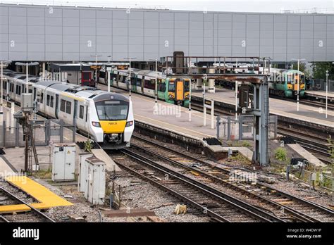 Gatwick airport station top view with Thameslink and Southern trains at platforms Stock Photo ...