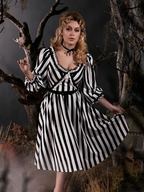 Sleepy Hollow Collection – La Femme En Noir Sleepy Hollow, Gothic Dress, Gothic Outfits, Stripe ...