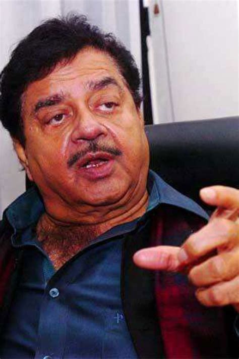 Shatrughan Sinha’s Bio, Age, Relationships, Latest Buzz, Photos & Videos