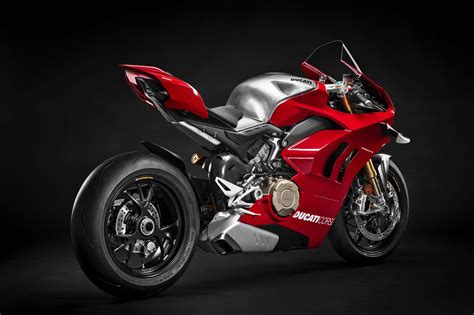 2019 Ducati Panigale V4 R Debuts at World Ducati Première 2019 ...