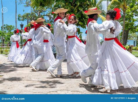 Dancers Dancing Son Jarocho La Bamba Folk Dance Editorial Photo ...