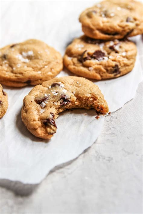 The Best Salted Caramel Chocolate Chip Cookies - Sweetphi