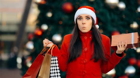 Last minute Christmas shopping? These stores are open late - ABC30 Fresno