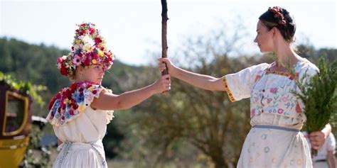 dani midsommar costume Dani midsommar - Hike the Clappers