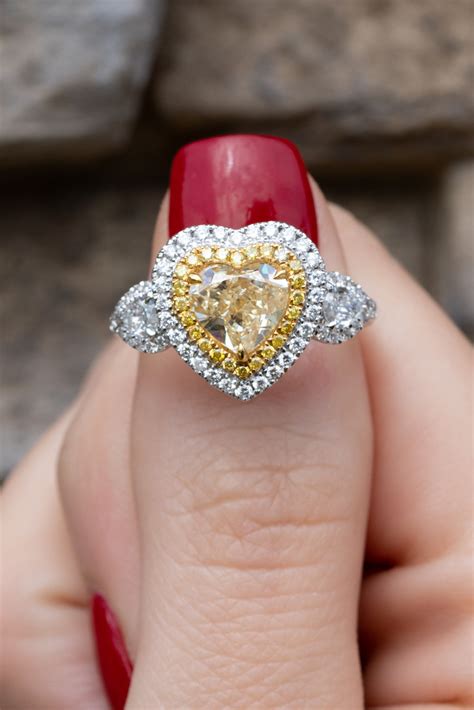 Heart Shaped Diamond Rings That She Will Absolutely Love