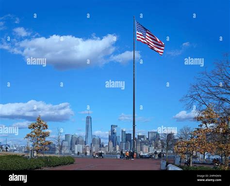 American flag skyline hi-res stock photography and images - Alamy