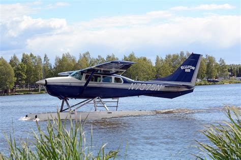 Lake Hood Seaplane Base – Alaska’s Floatplane Pinnacle - Photorecon.net