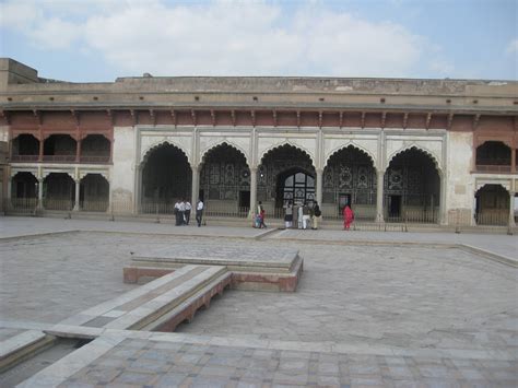 Lahore Fort Historical Facts and Pictures | The History Hub