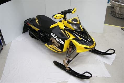 ski doos | 2012 Ski-Doo Race Sled New Features: | Skoter