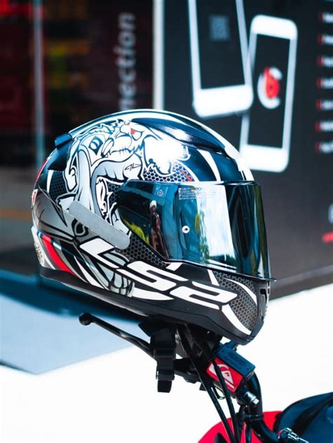 Top 8 Motorcycle Helmets For Safety And Style - Tradeindia