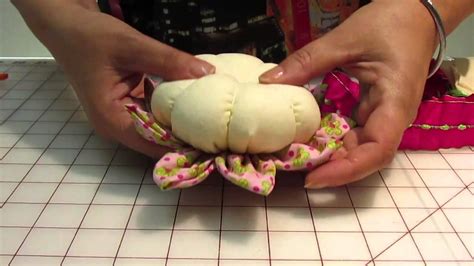 Pin Cushion Tutorial | Arts and Crafts 4You | Pin cushions, Cushion tutorial, Arts and crafts