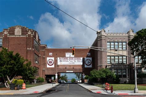 Police investigating ‘threat’ at Bayonne High School - nj.com