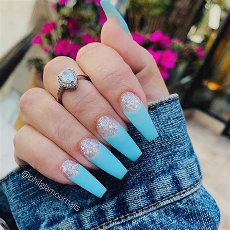 43 Stunning Ways to Wear Baby Blue Nails - StayGlam