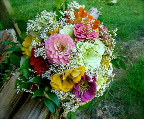 Flowers & Planets: Zinnia Flower Bouquet