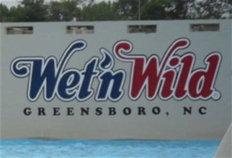 Adventures Abound at Wet N Wild Emerald Pointe - Katie Talks Carolina