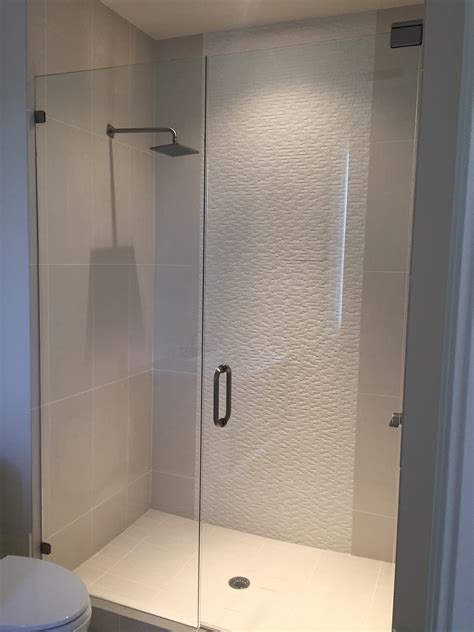 Comparing Frameless Shower Door Options - The Glass Shoppe