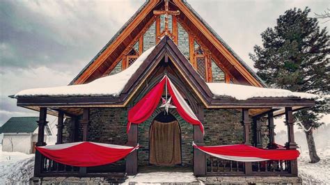 Kashmir Snowfall: Mesmerising Images Of The White-Covered Valley