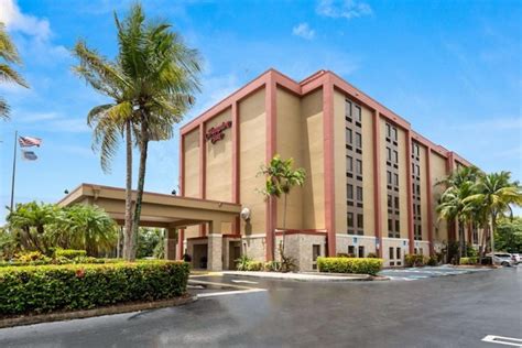 Hampton Inn Miami Airport West Parking